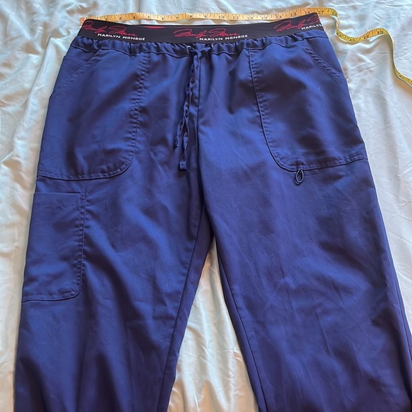 NURSES UNIFORM SCRUBS MARILYN MONROE MEDICHIC BLUE LARGE BOTTOMS 🫶🏼🦷 - Picture 11 of 12